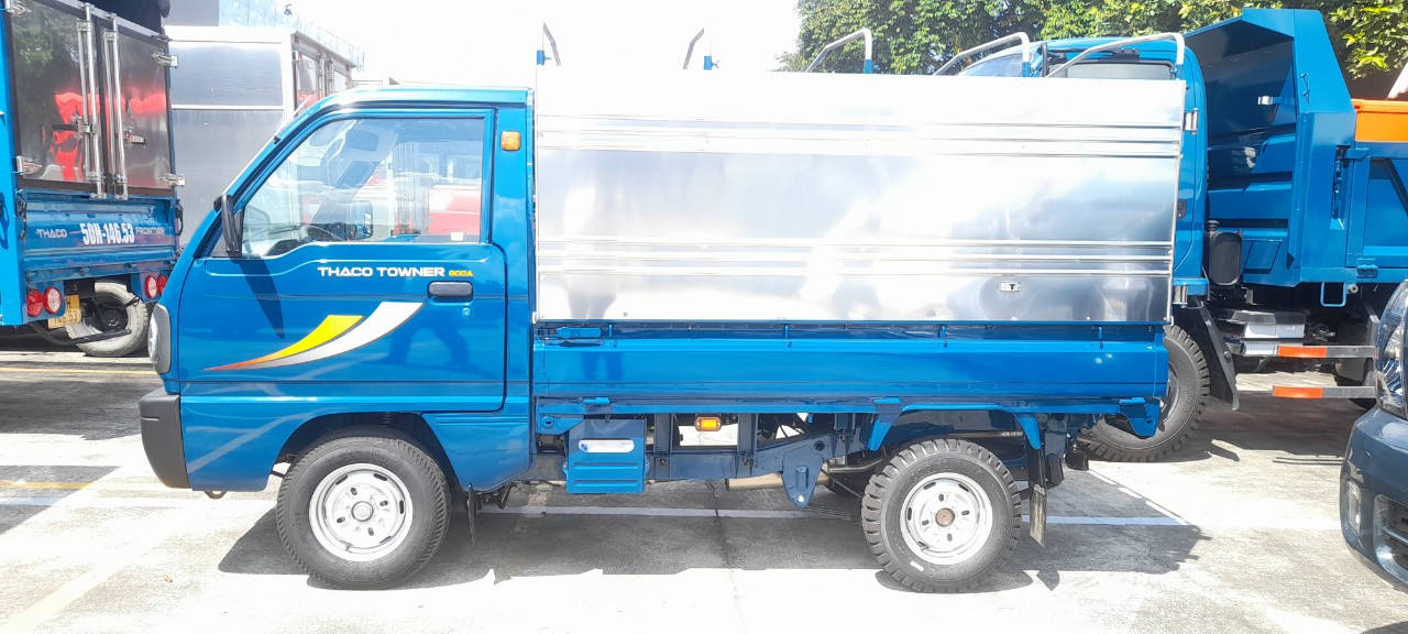 Thaco Towner 800A thùng mui bạt - 900kg